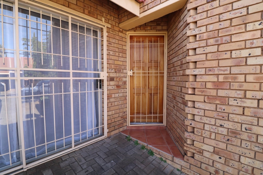 3 Bedroom Property for Sale in Langenhovenpark Free State